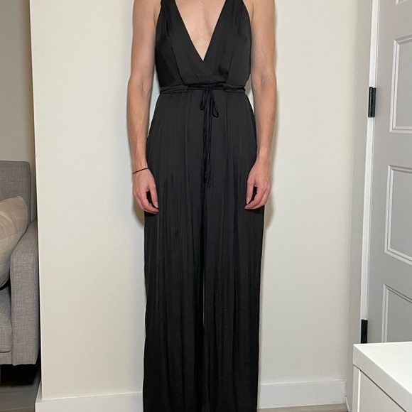 Lush wide-leg sleeveless jumpsuit - Picture 2 of 7